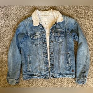 Roxy sherpa lined jean jacket size medium